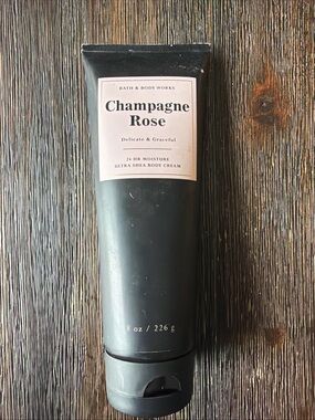 Bath & Body Works Champagne Rose Ultra Shea Body Cream - Black